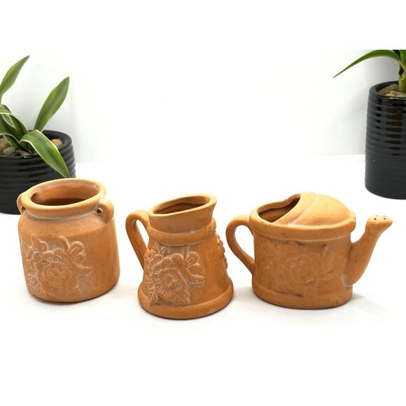 Set Of 3 Terracotta Miniature Floral Embossed Planters & Watering Can - Picture 3 of 6